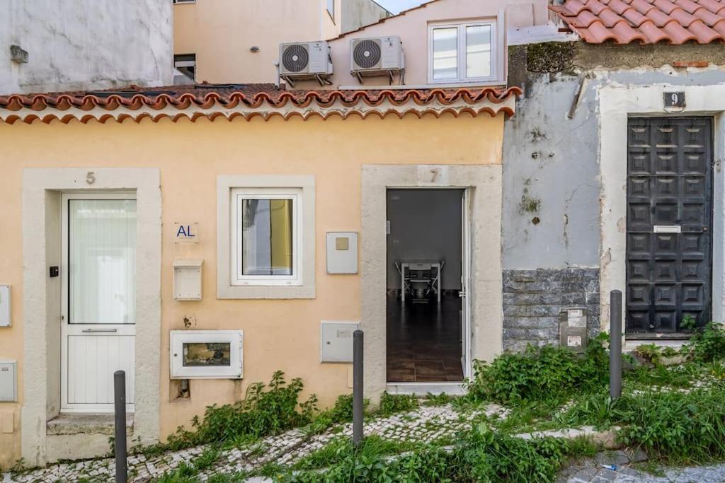 Cozy Ground Floor Studio With Ac And Loft Bedroom Lisboa المظهر الخارجي الصورة